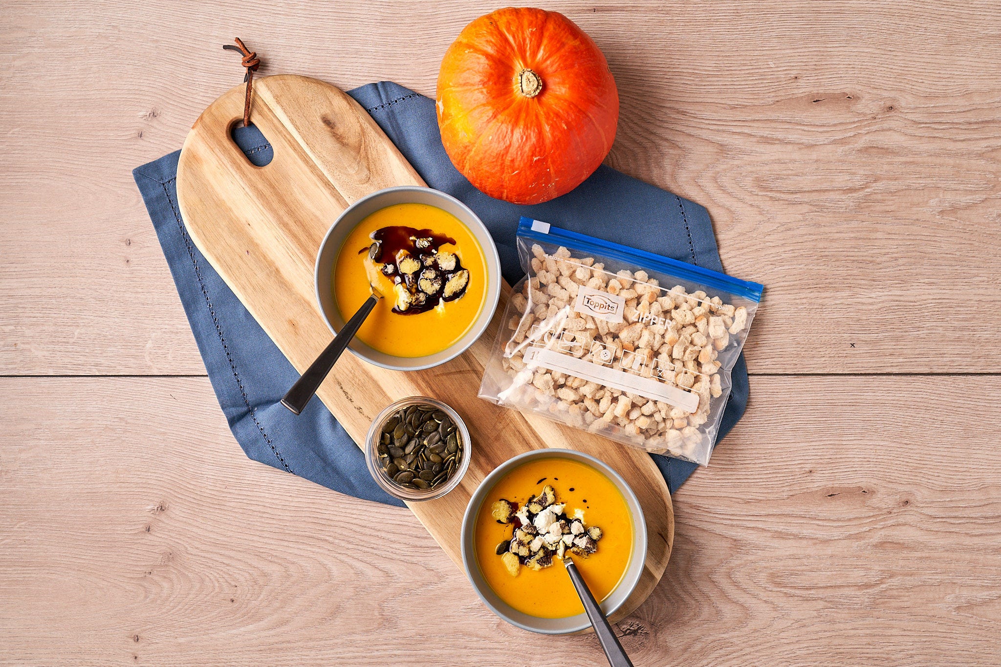 Kürbissuppe mit Twist – herbstlich, cremig und raffiniert aufgepeppt