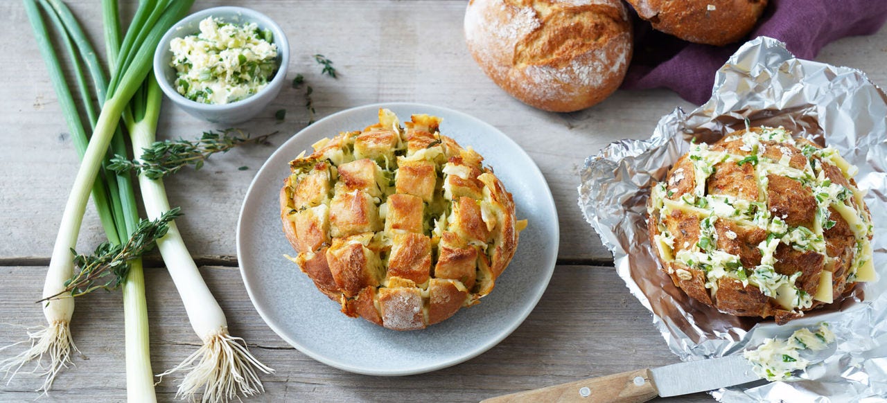 MIni Zupfbrot: Würzig, saftig, knusprig, lecker – da zupfen garantiert alle gerne mit!