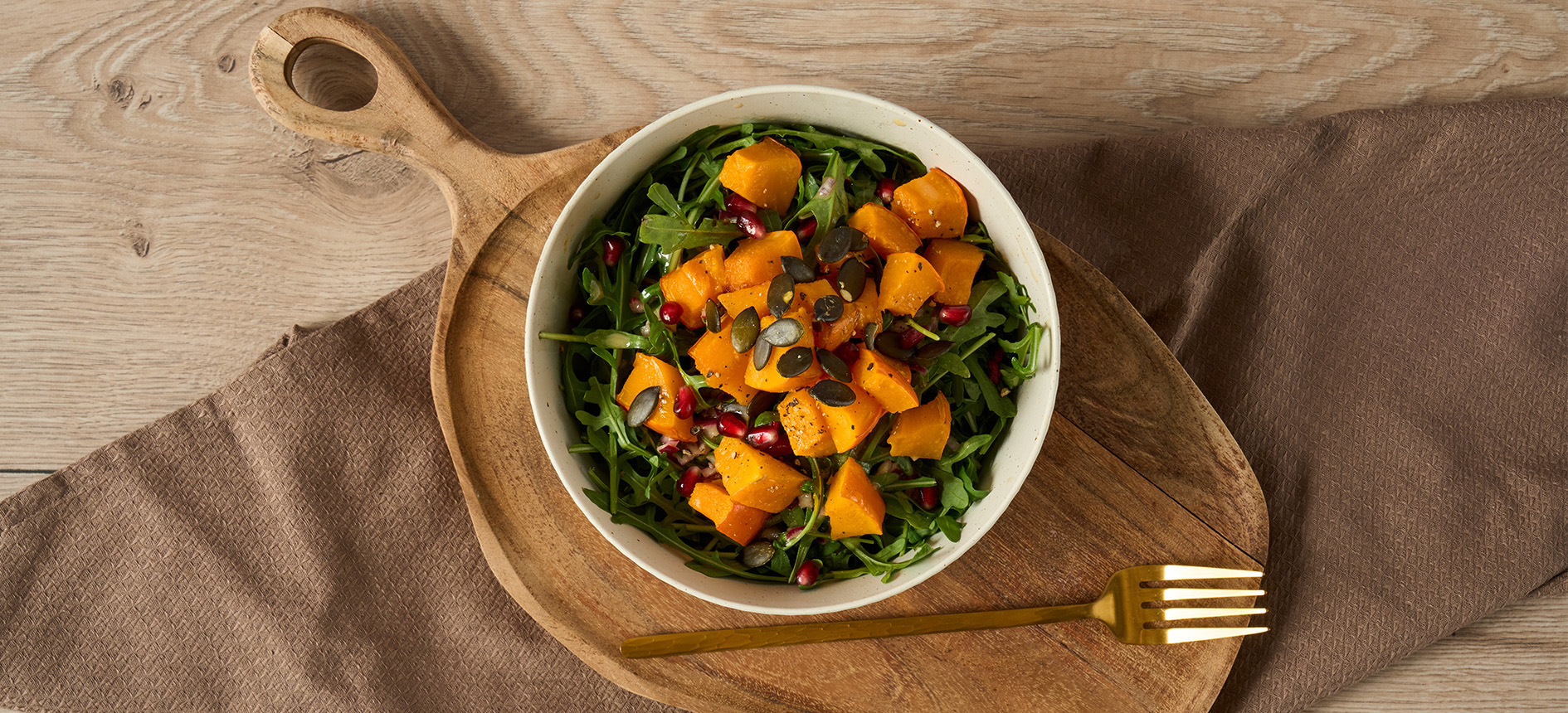 Herbstsalat mit Ofenkürbis – knackig, nahrhaft und voller Aroma