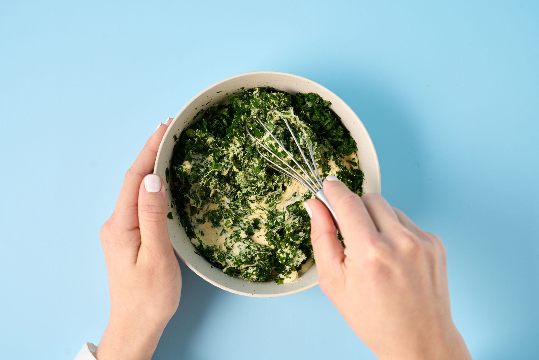 Kräuterbutter einfrieren: So bleibt sie länger frisch!