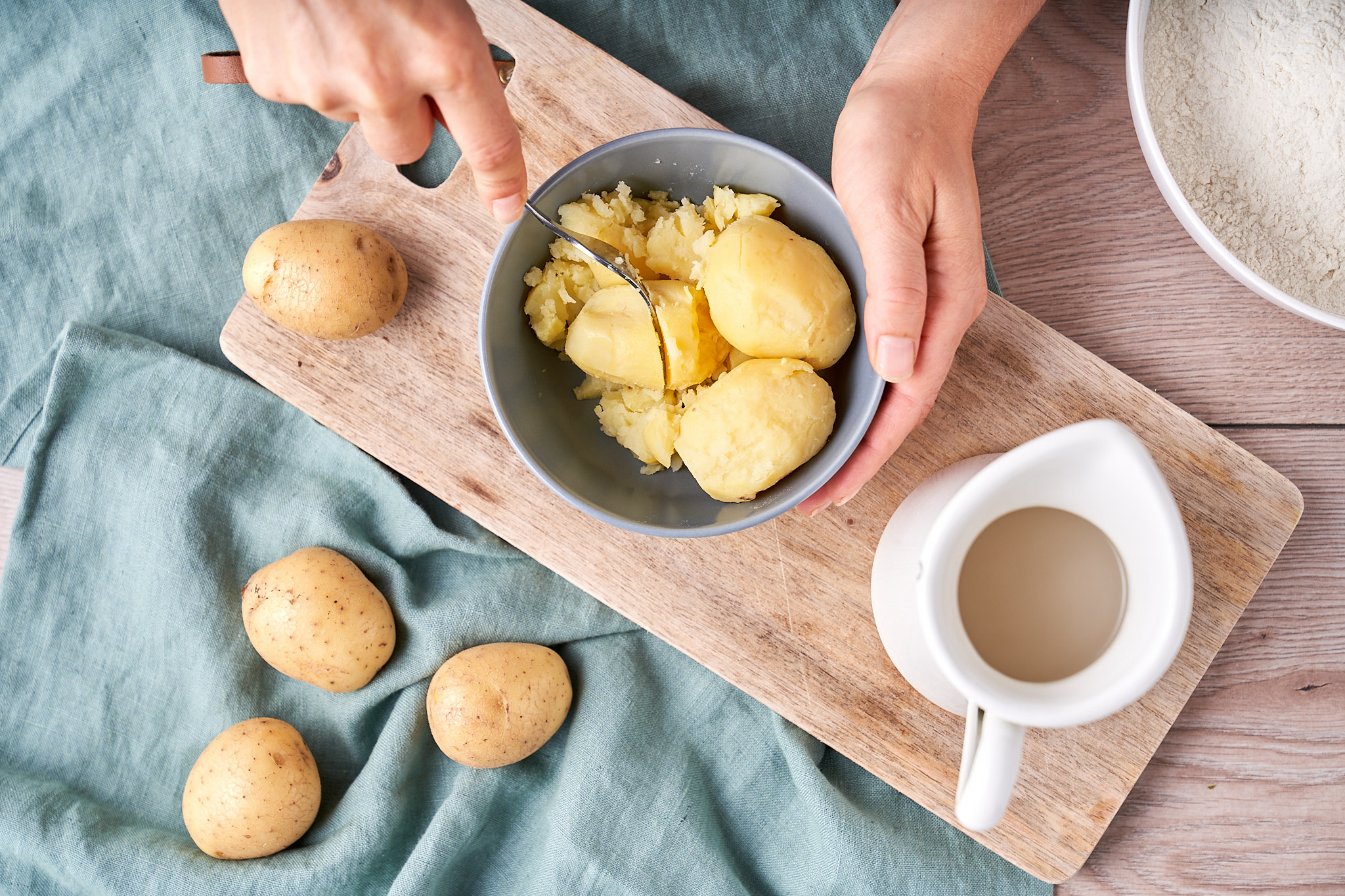 Saftiges Kartoffelbrot backen: Gekochte Kartoffeln verwerten
