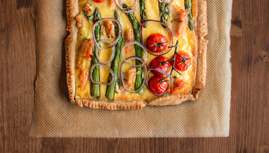 Lachs-Quiche mit grünem Spargel – einfach, herzhaft und voller Geschmack