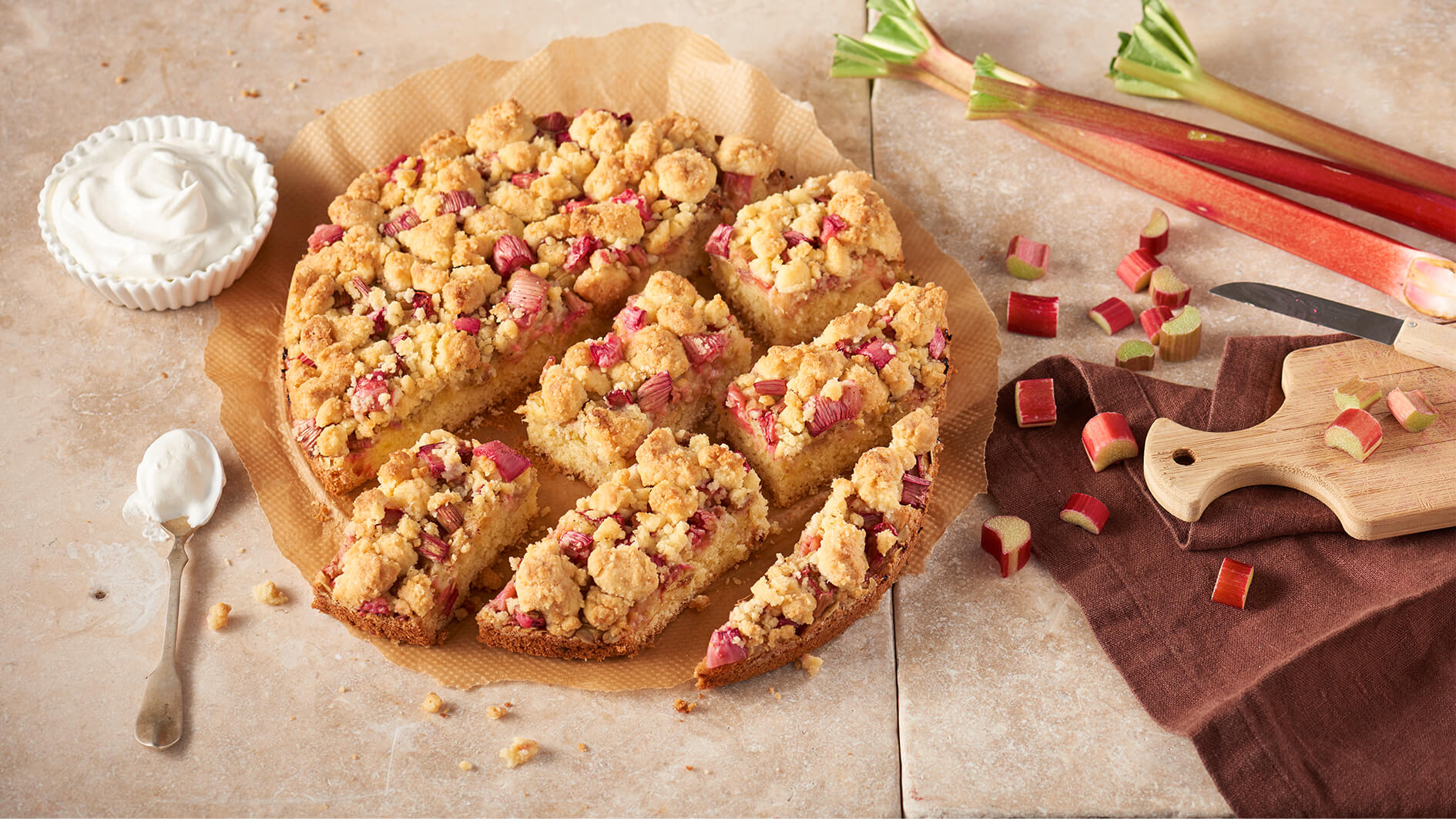 Rhabarberkuchen mit Streuseln – fruchtig, knusprig und unwiderstehlich