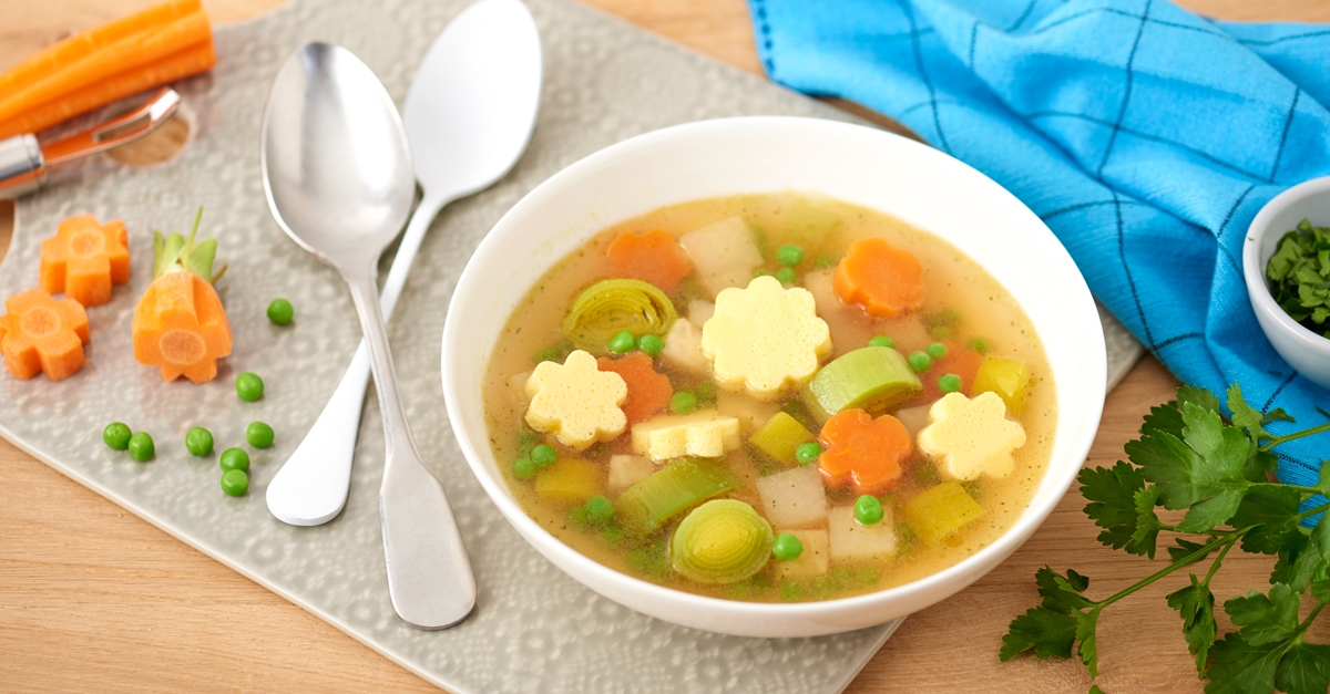 Gemüsesuppe mit Eierstich