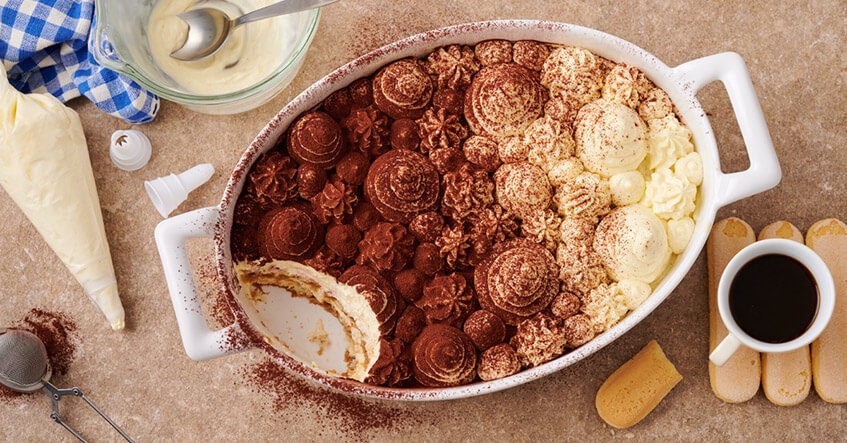 Tiramisu in ovaler Auflaufform