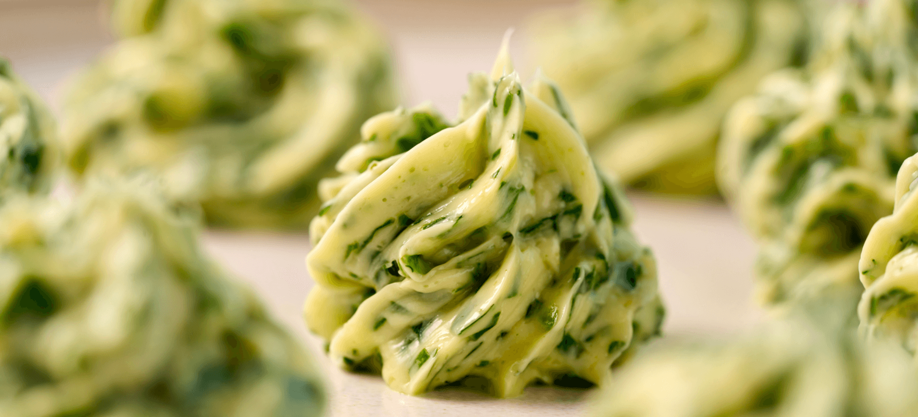 Kräuterbutter selbst machen und einfrieren