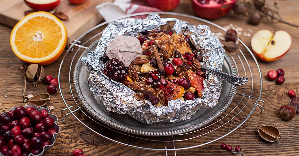 Winterliche Apfel-Folien-Packerl mit Haselnusseis